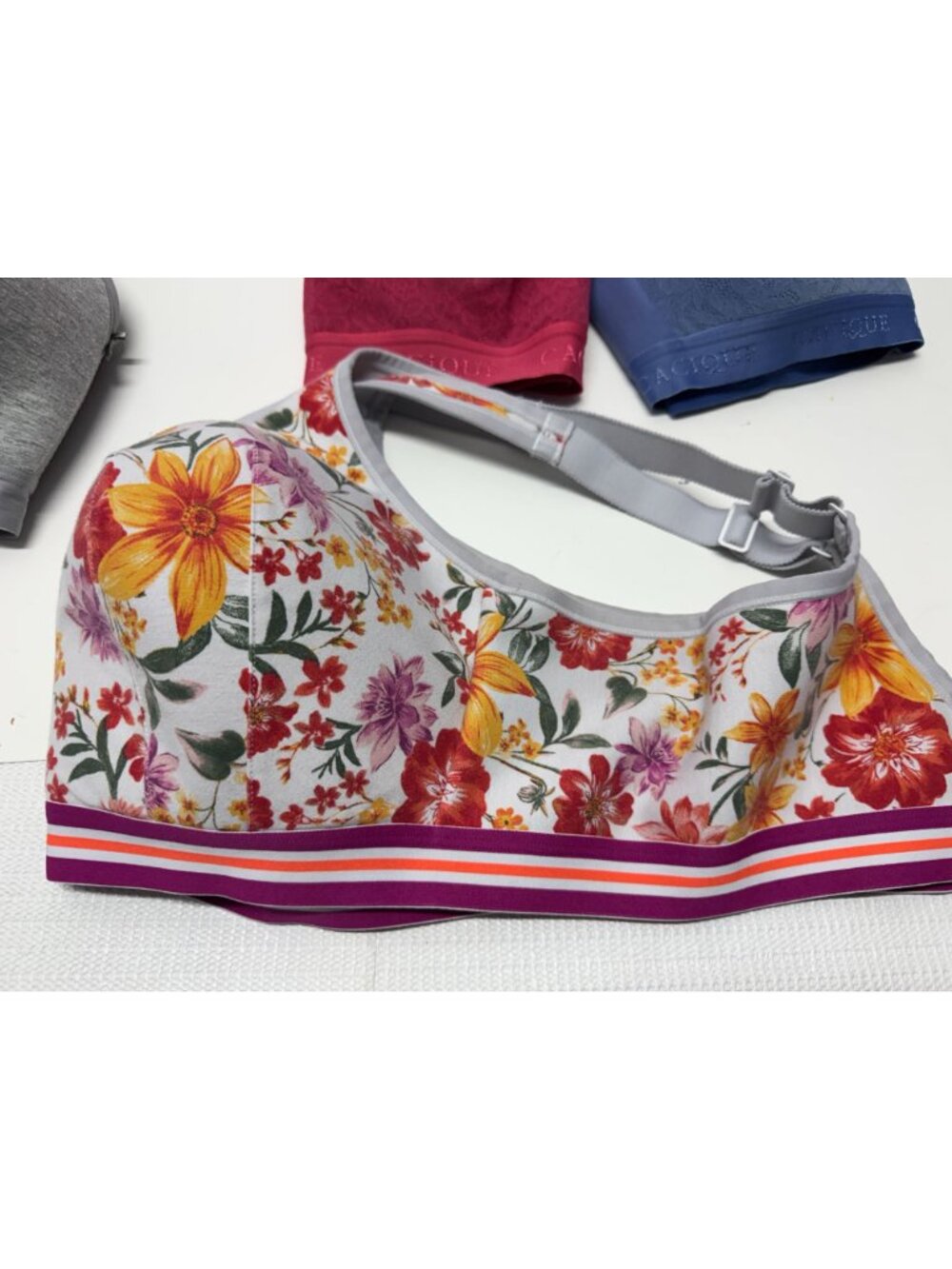 5 Womans Cacique Bra's  42D preowned - Picture 7 of 7